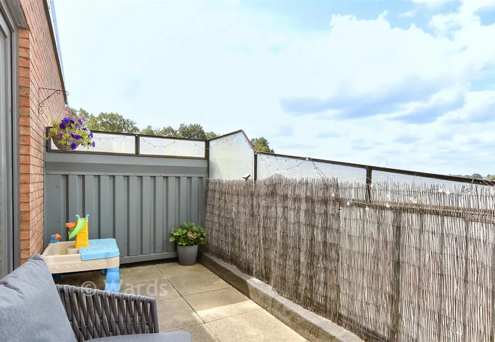 Balcony - Penpool Lane, Welling, Kent - Wards of Kent