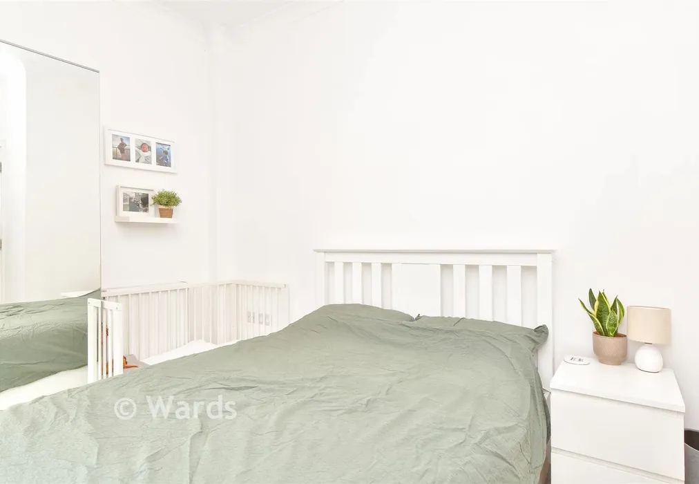 Bedroom - Penpool Lane, Welling, Kent - Wards of Kent
