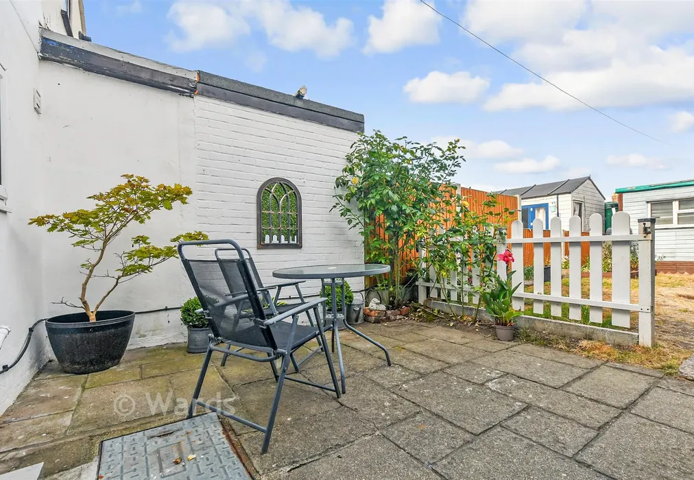 Patio / Decking - Upper Denmark Road, Ashford, Kent - Wards of Kent