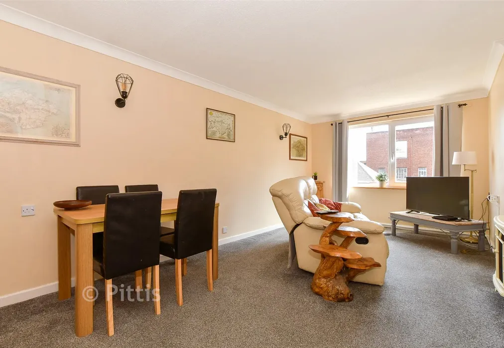 Lounge/ Dining Area - Crocker Street, Newport, Isle of Wight - Wards of Kent