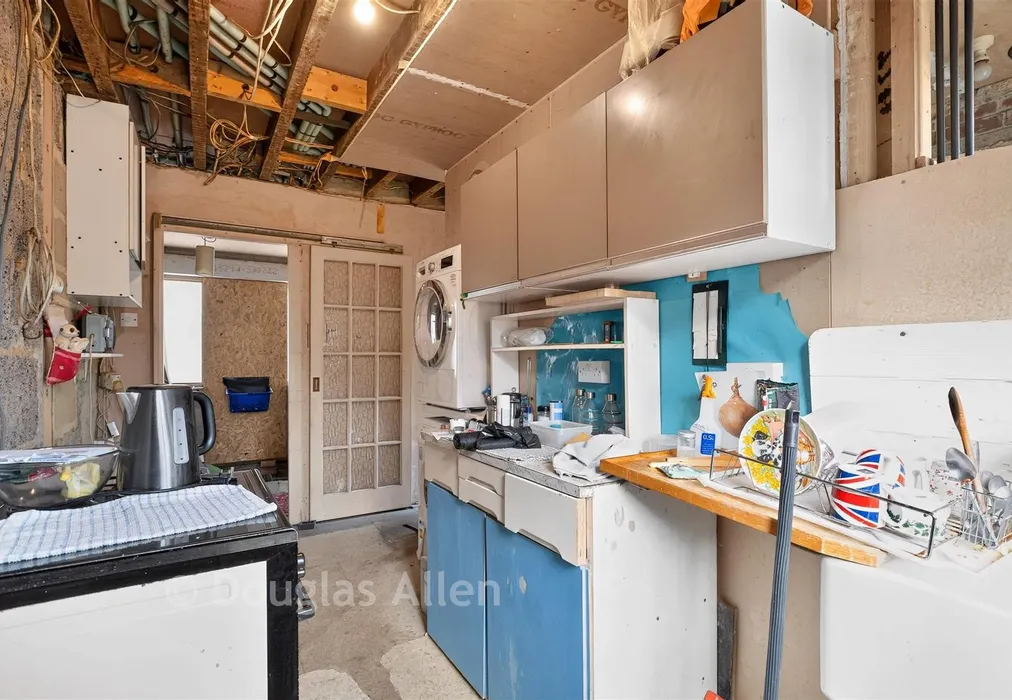 Kitchen - East Road, Chadwell Heath, Essex - Wards of Kent