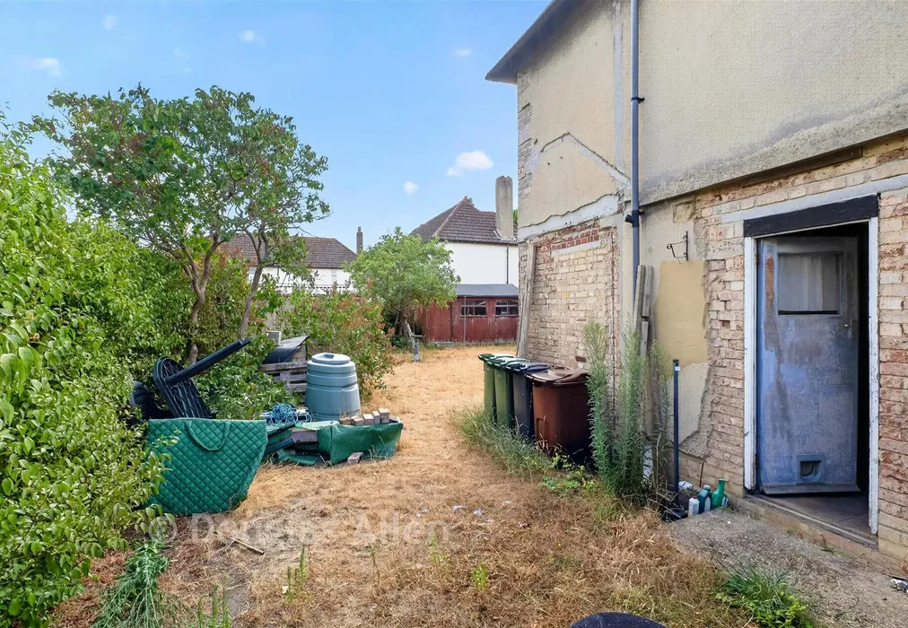 Rear Garden - East Road, Chadwell Heath, Essex - Wards of Kent