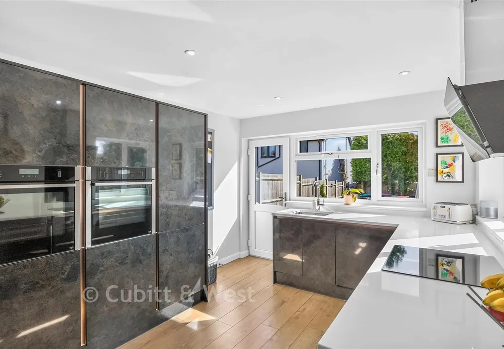 Kitchen - Hulbert Road, Havant, Hampshire - Wards of Kent