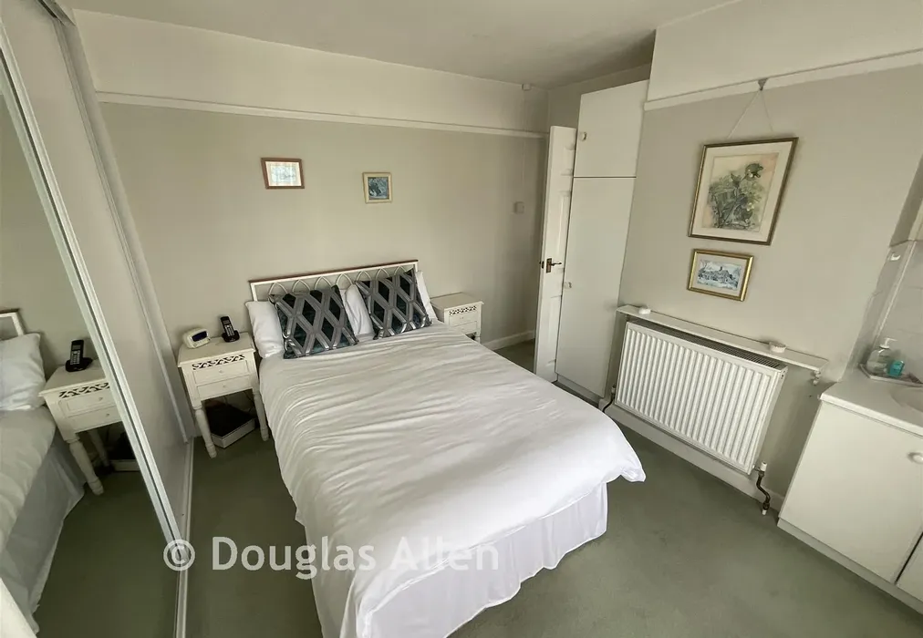 Bedroom - Warescot Road, Brentwood, Essex - Wards of Kent