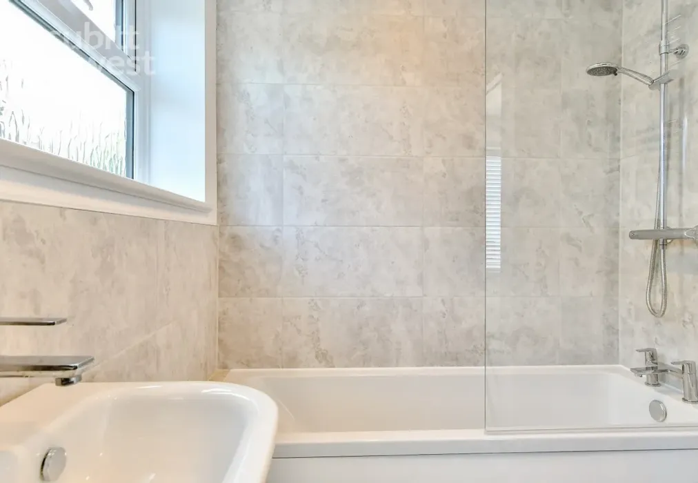 Bathroom - Arundel Road, Peacehaven, BN10 - Wards of Kent