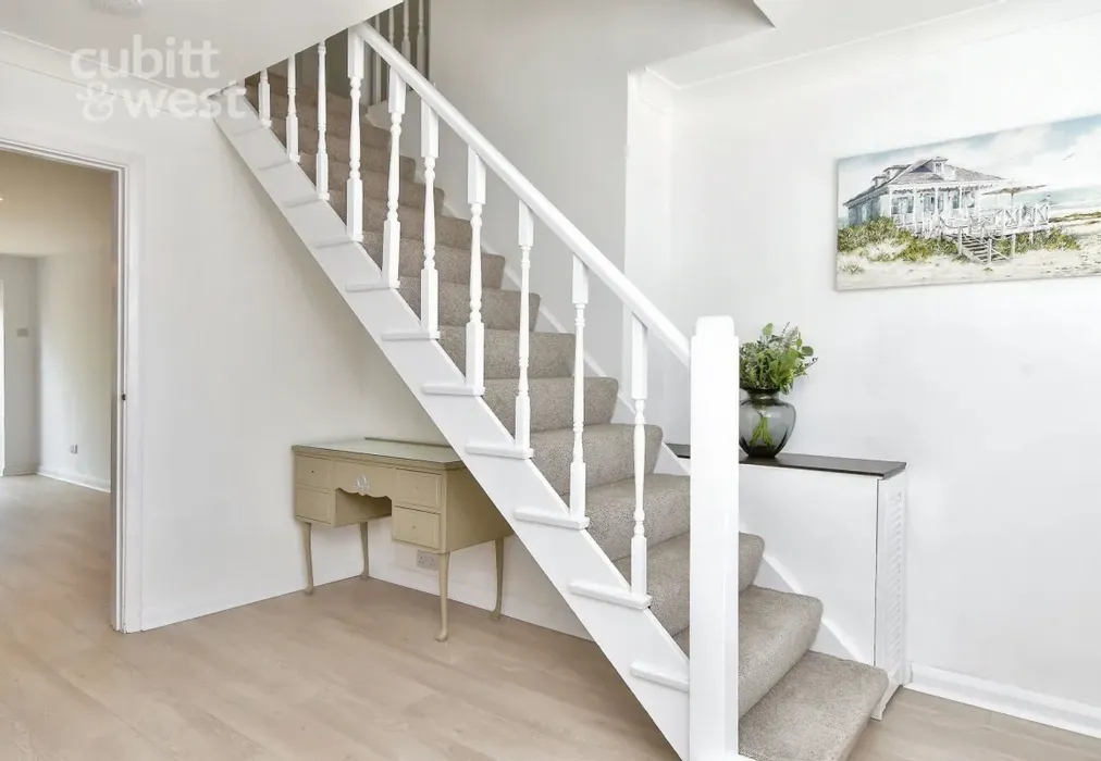 Entrance Hallway - Arundel Road, Peacehaven, BN10 - Wards of Kent