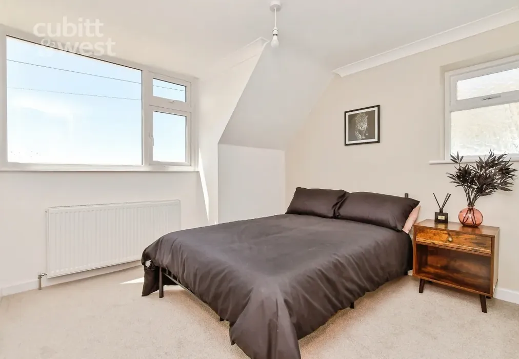 Bedroom - Arundel Road, Peacehaven, BN10 - Wards of Kent