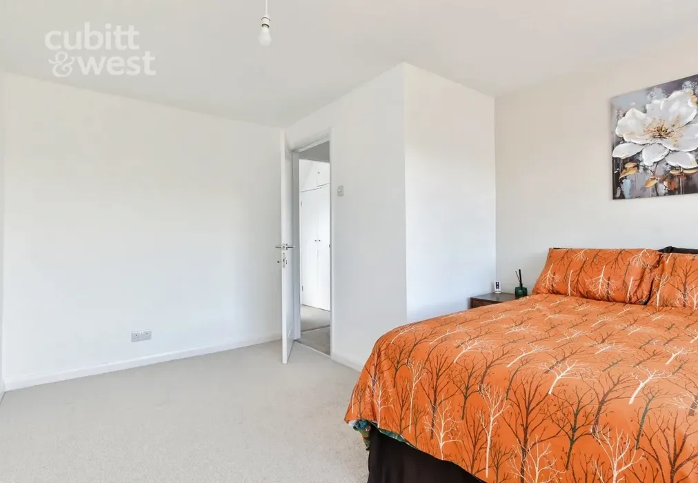 Bedroom - Arundel Road, Peacehaven, BN10 - Wards of Kent