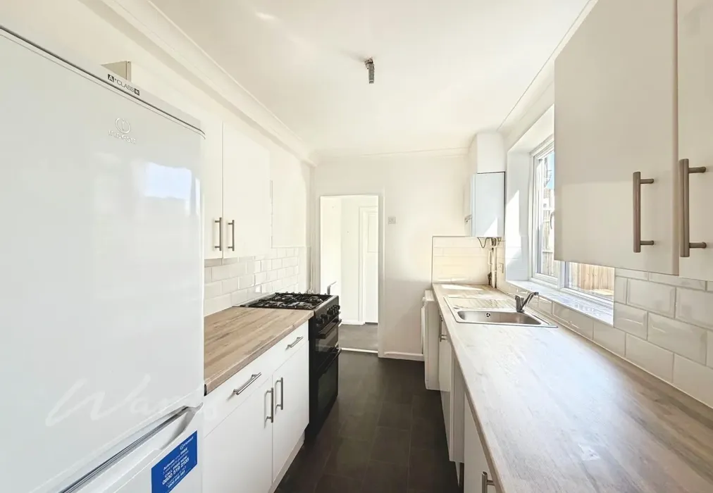 Kitchen. - St. Vincent's Road Dartford DA1 - Wards of Kent