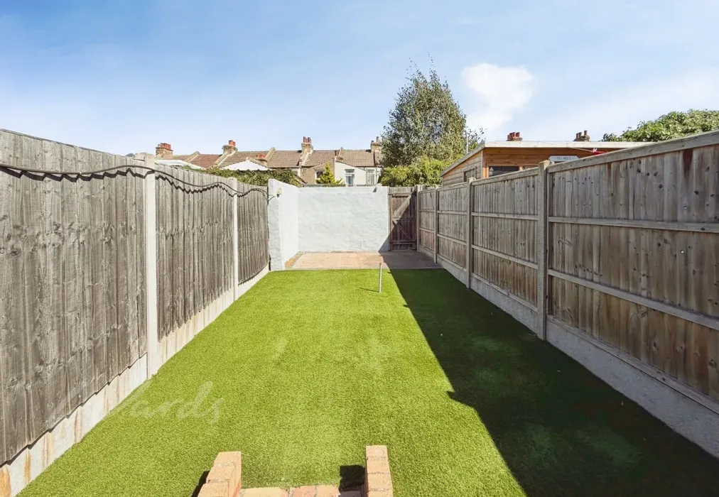 Garden - St. Vincent's Road Dartford DA1 - Wards of Kent