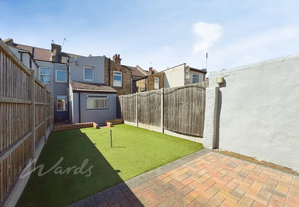 Garden. - St. Vincent's Road Dartford DA1 - Wards of Kent