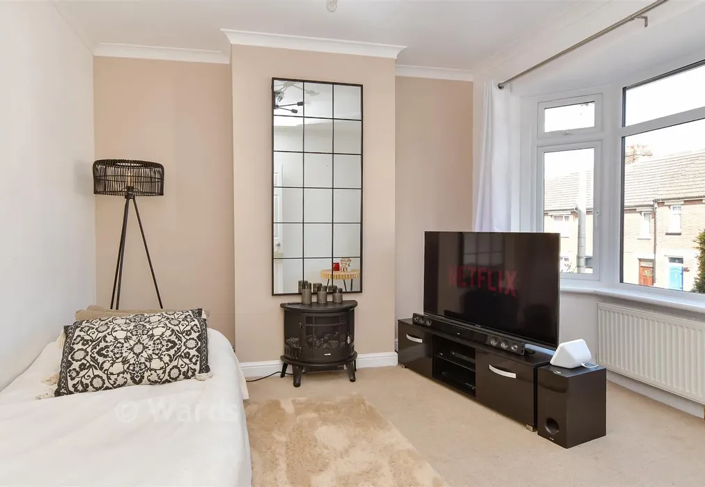 Lounge - Pagitt Street, Chatham, Kent - Wards of Kent