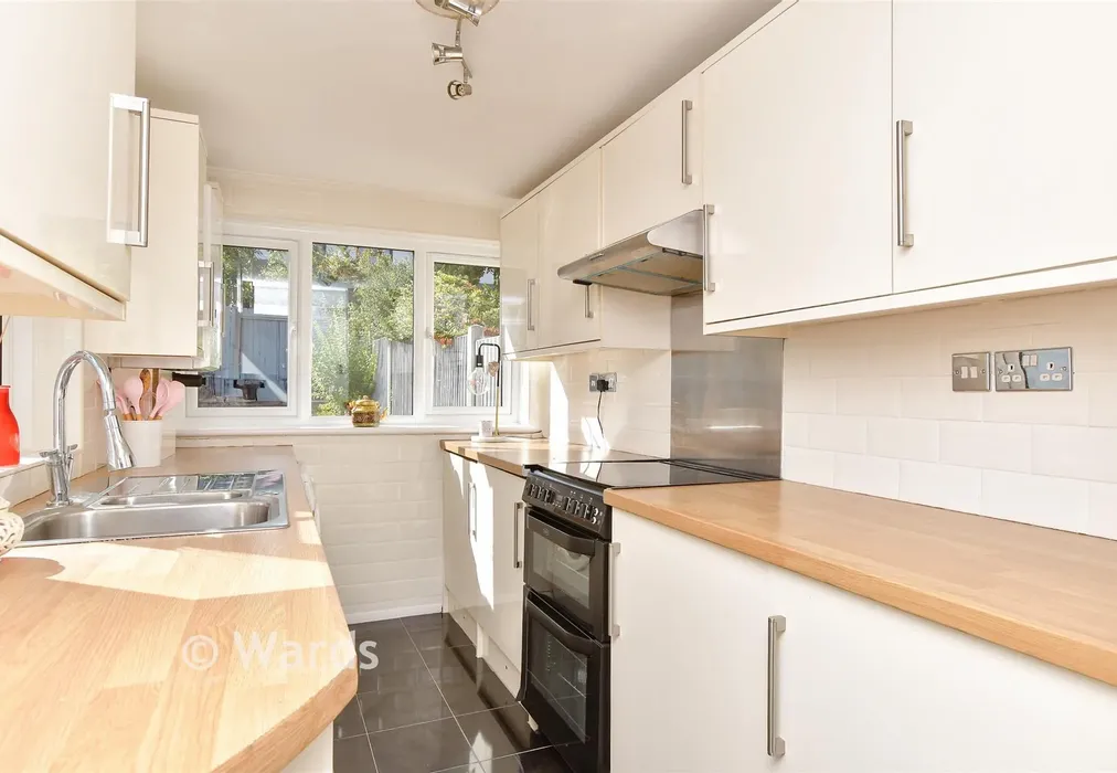 Kitchen - Pagitt Street, Chatham, Kent - Wards of Kent