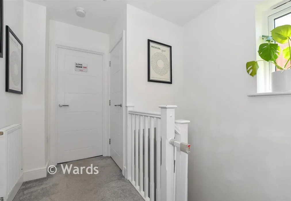 Landing - Serpentine Road, Faversham, Kent - Wards of Kent