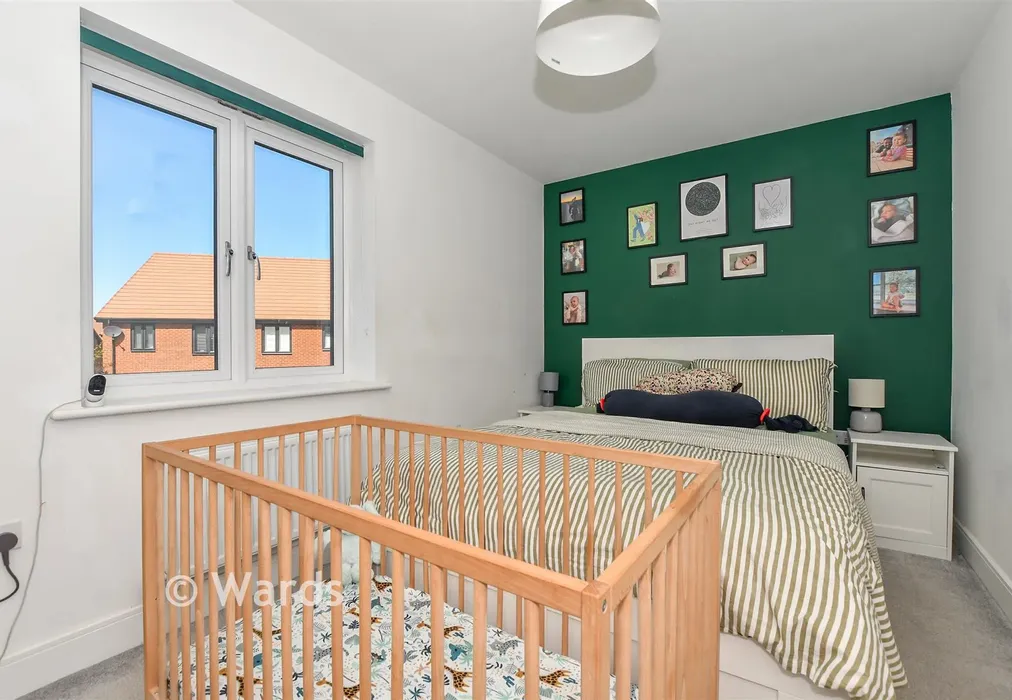 Bedroom 1 - Serpentine Road, Faversham, Kent - Wards of Kent