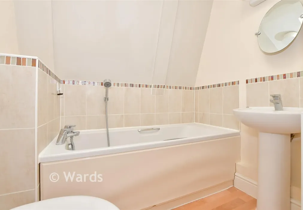 Bathroom - Western Road, Maidstone, Kent - Wards of Kent