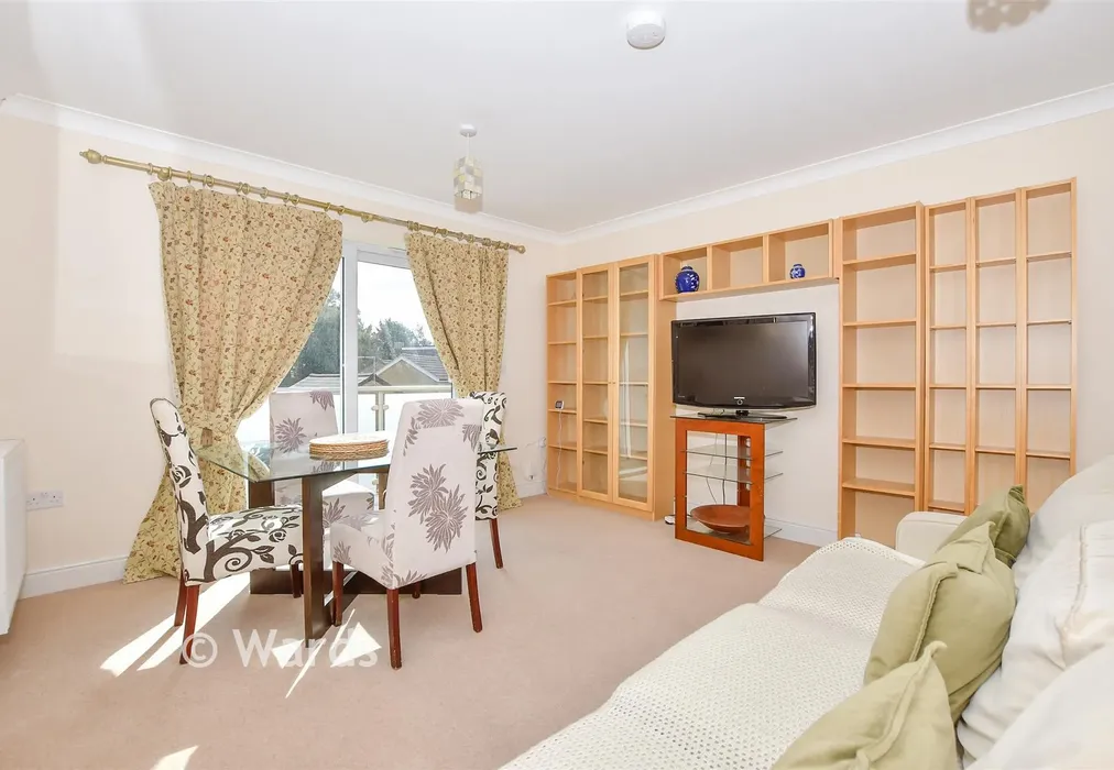 Lounge/Diner - Western Road, Maidstone, Kent - Wards of Kent