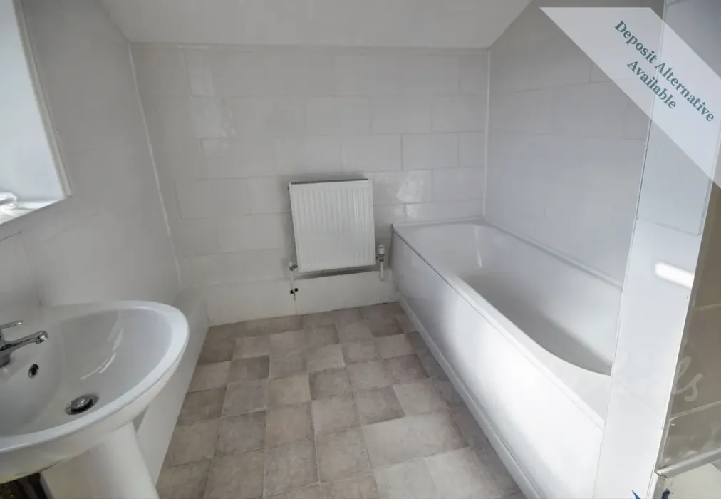 canterbury bathroom - Canterbury Street Gillingham ME7 - Wards of Kent