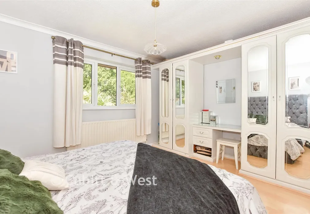 Bedroom 1 - The Vale, Waterlooville, Hampshire - Wards of Kent