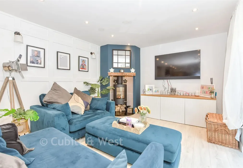 Lounge - The Vale, Waterlooville, Hampshire - Wards of Kent