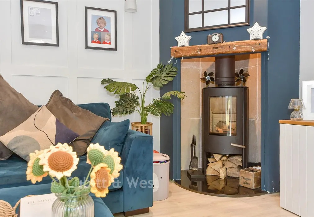 Internal Lifestyle Photograph - The Vale, Waterlooville, Hampshire - Wards of Kent