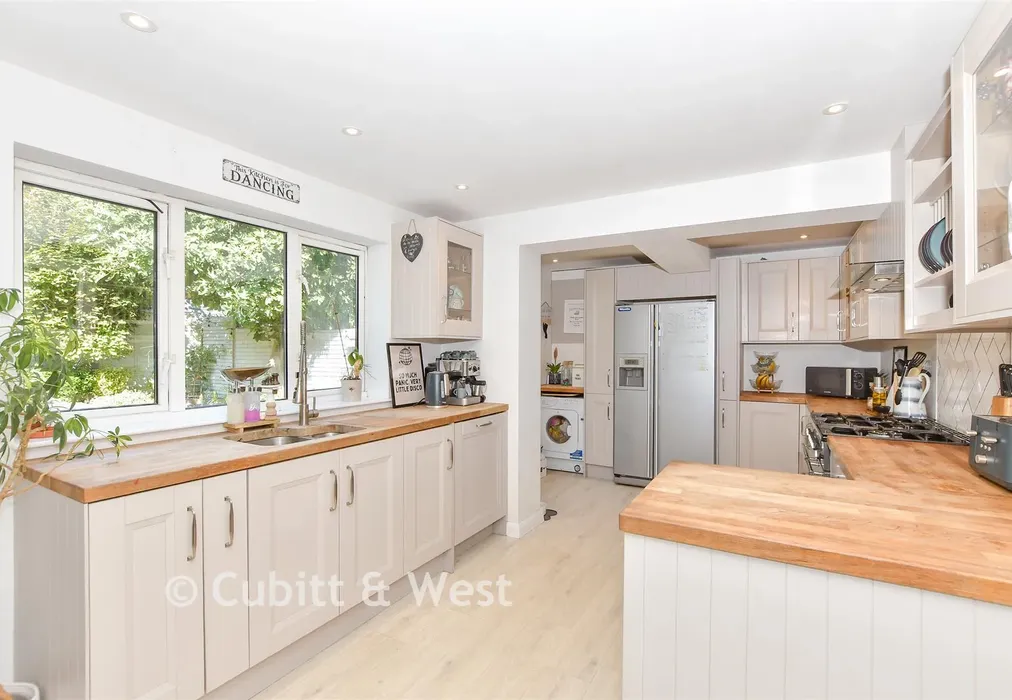 Kitchen - The Vale, Waterlooville, Hampshire - Wards of Kent