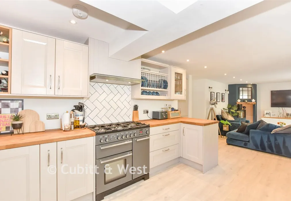 Kitchen - The Vale, Waterlooville, Hampshire - Wards of Kent