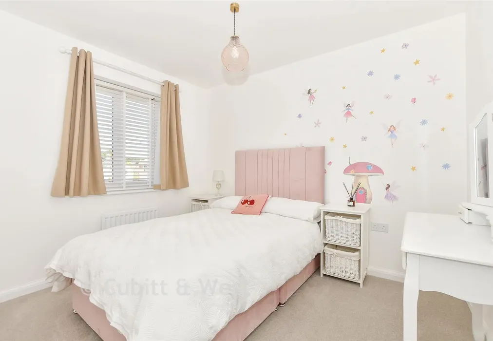 Bedroom 2 - Whitegate Way, Chichester, West Sussex - Wards of Kent
