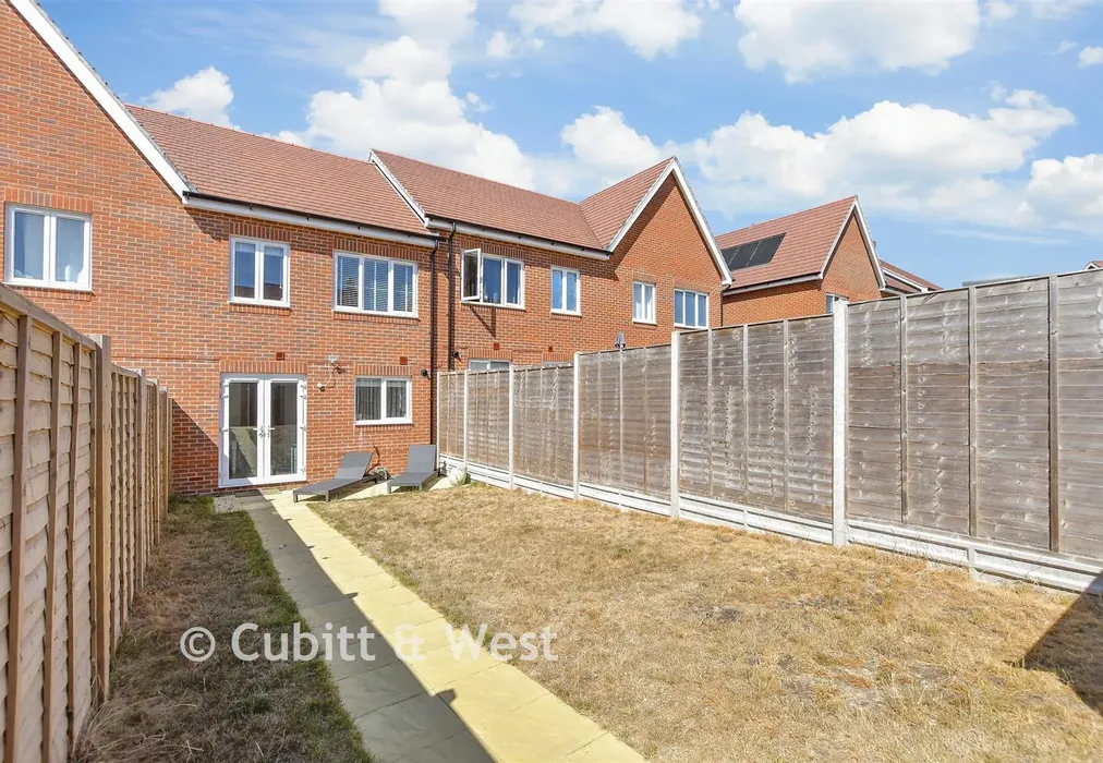 Rear Garden - Whitegate Way, Chichester, West Sussex - Wards of Kent