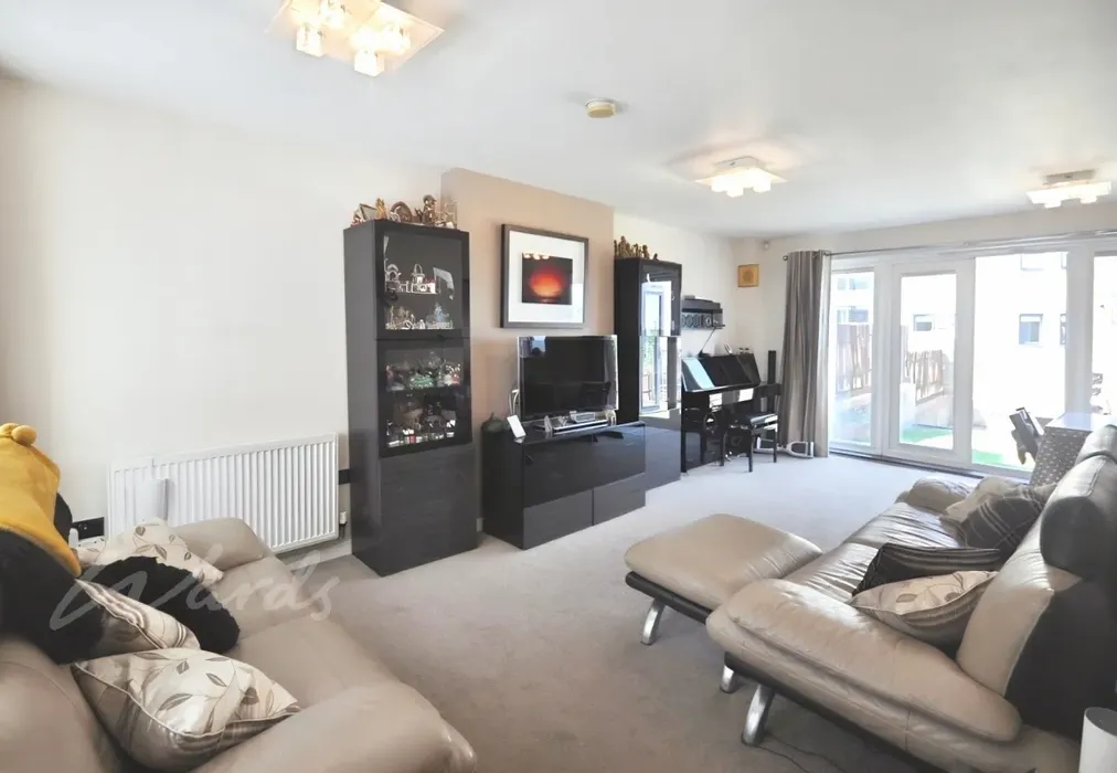 Lounge - The Rise Greenhithe DA9 - Wards of Kent