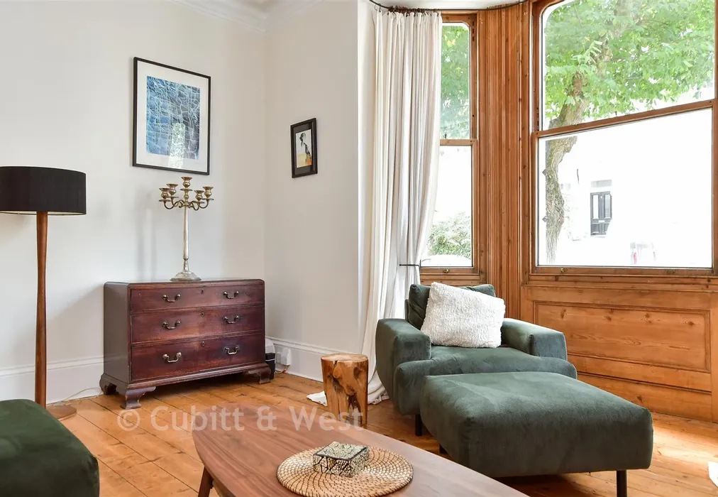 Internal Lifestyle Photograph - Buckingham Road, Brighton, East Sussex - Wards of Kent