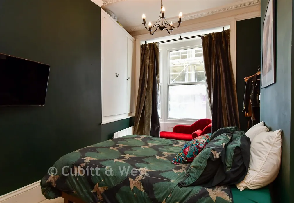 Bedroom - Buckingham Road, Brighton, East Sussex - Wards of Kent