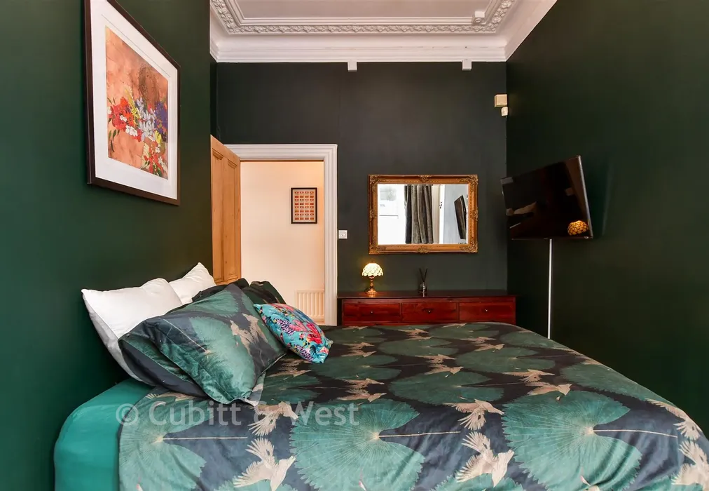 Bedroom - Buckingham Road, Brighton, East Sussex - Wards of Kent