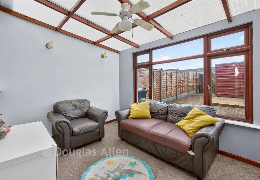 Ancillary Room - The Willows, Basildon, Essex - Wards of Kent