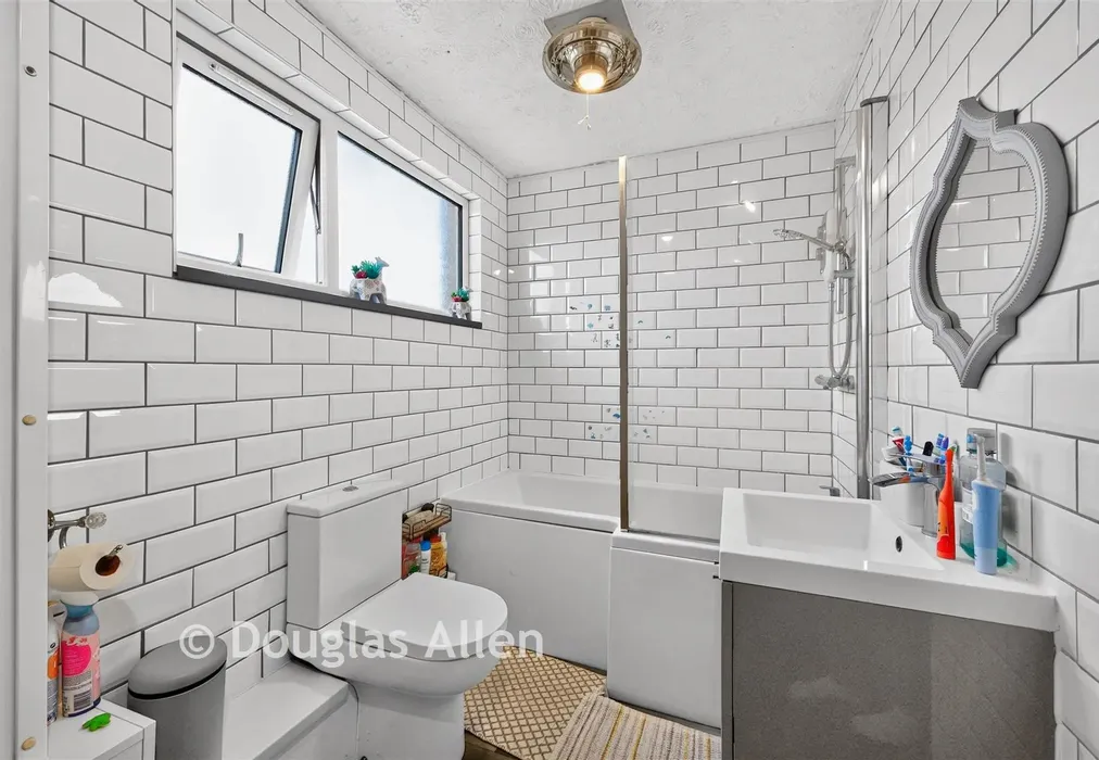 Bathroom - The Willows, Basildon, Essex - Wards of Kent