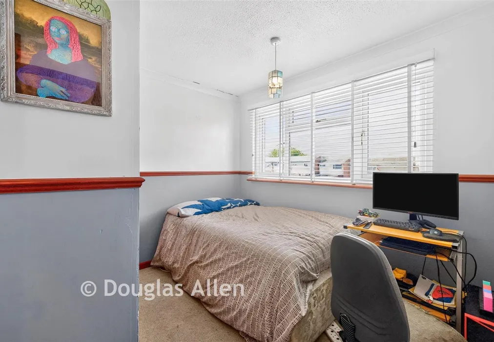 Bedroom three - The Willows, Basildon, Essex - Wards of Kent