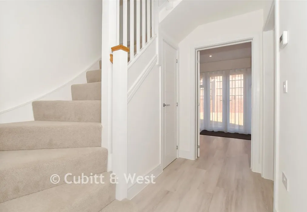 Entrance Hall - Burdock Road, Horsham, West Sussex - Wards of Kent