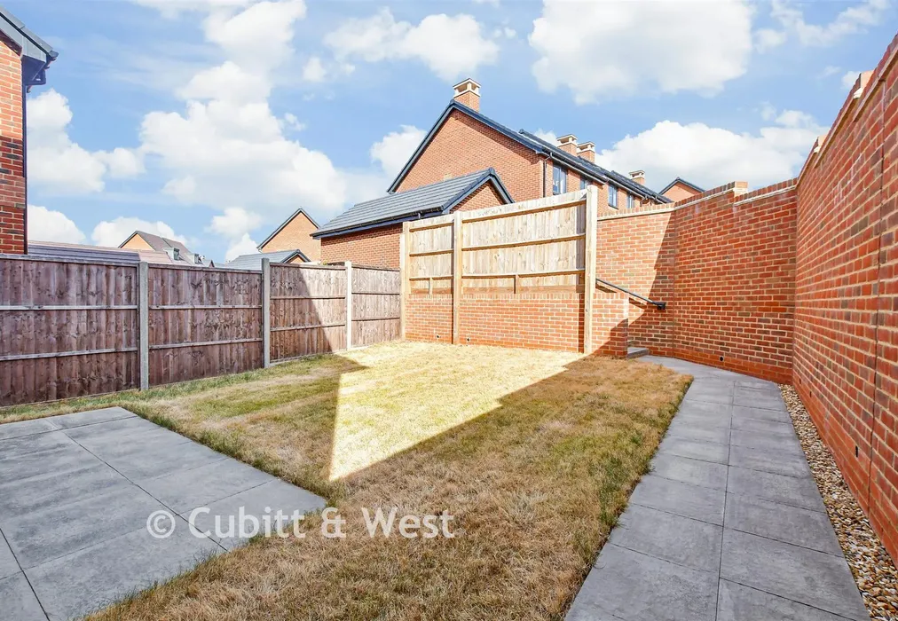 Rear Garden - Burdock Road, Horsham, West Sussex - Wards of Kent