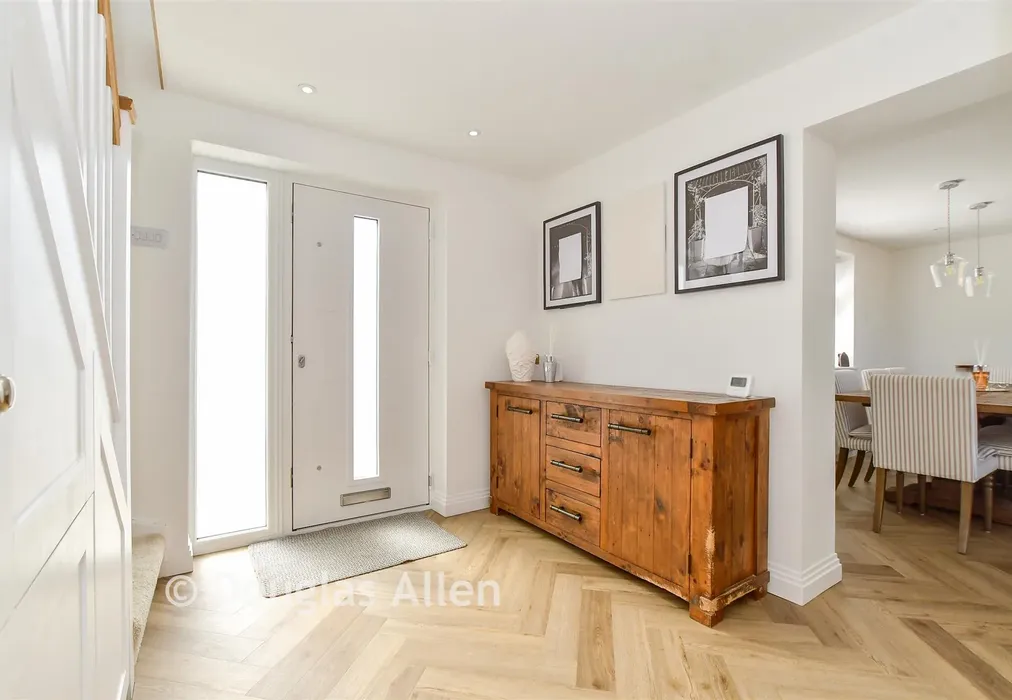 Hallway - Billericay Road, Herongate, Essex - Wards of Kent