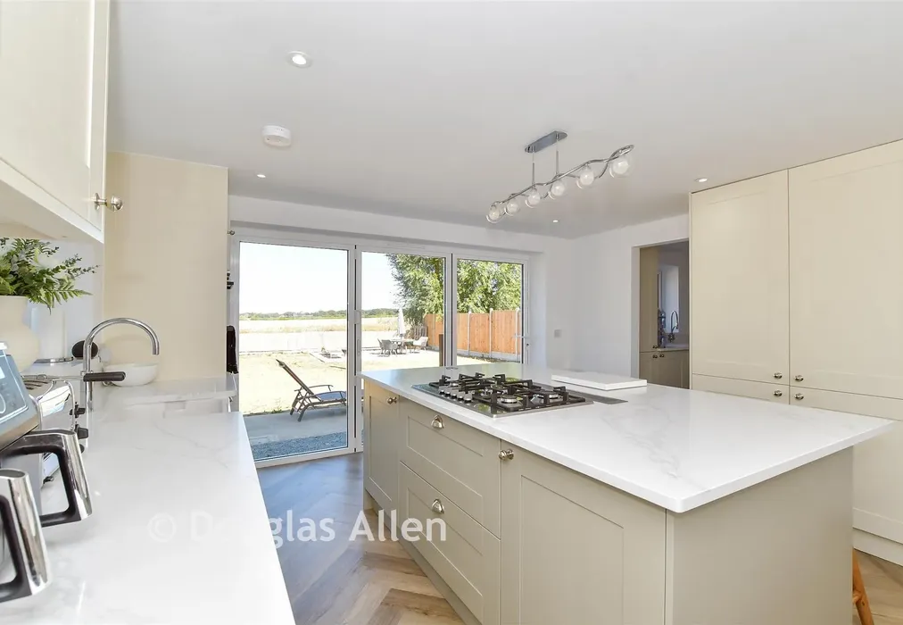 Kitchen/Diner - Billericay Road, Herongate, Essex - Wards of Kent
