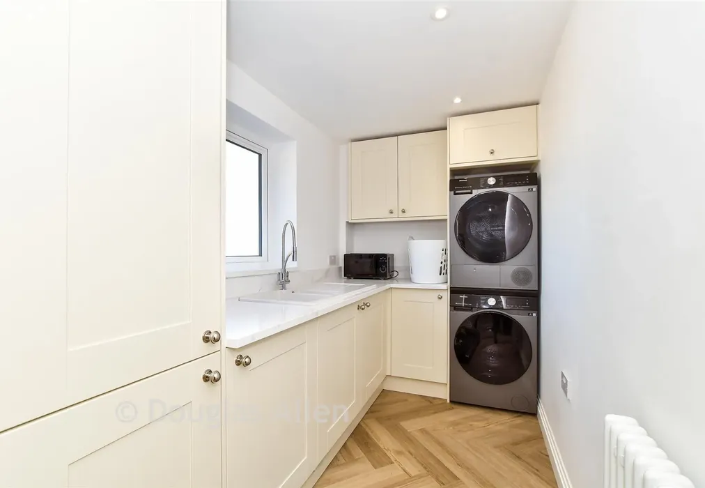 Utility Room - Billericay Road, Herongate, Essex - Wards of Kent