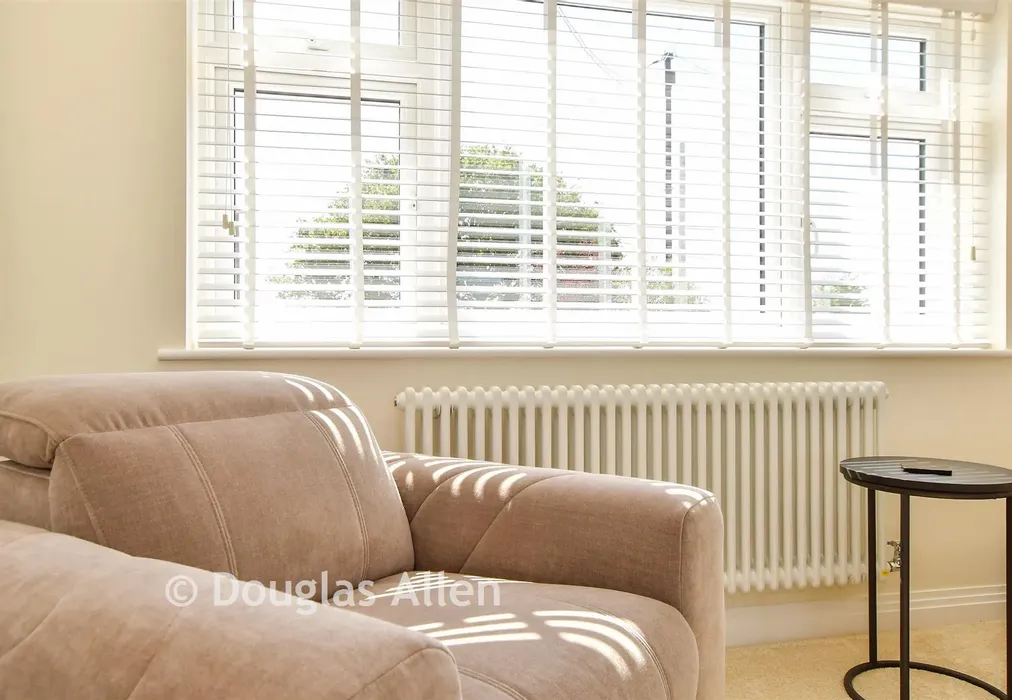 Internal Lifestyle Photograph - Billericay Road, Herongate, Essex - Wards of Kent