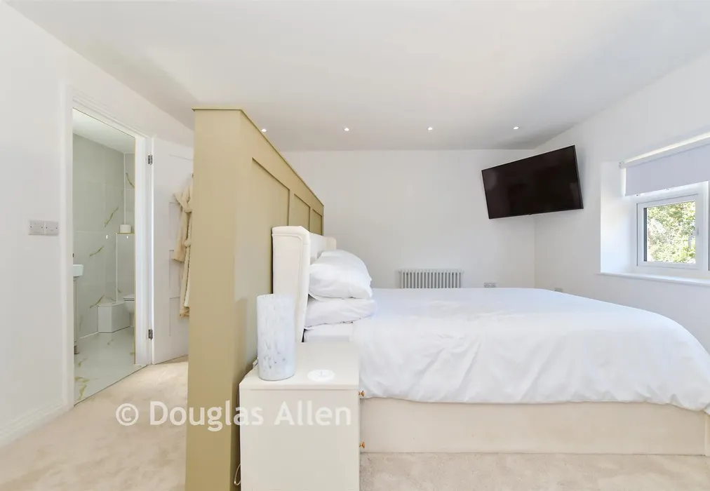 Bedroom 1 - Billericay Road, Herongate, Essex - Wards of Kent