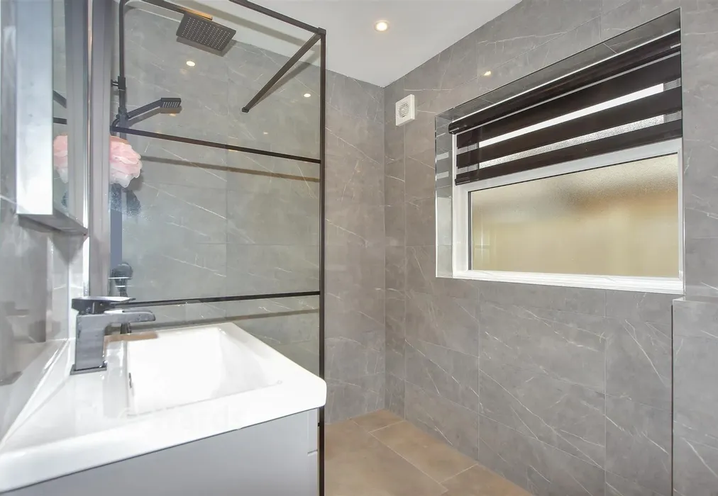 Shower Room - Danes Drive, Bayview, Kent - Wards of Kent