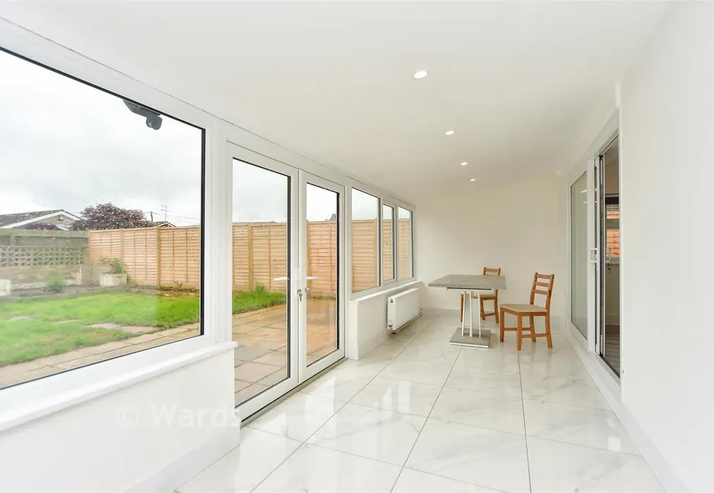 Garden Room - Danes Drive, Bayview, Kent - Wards of Kent