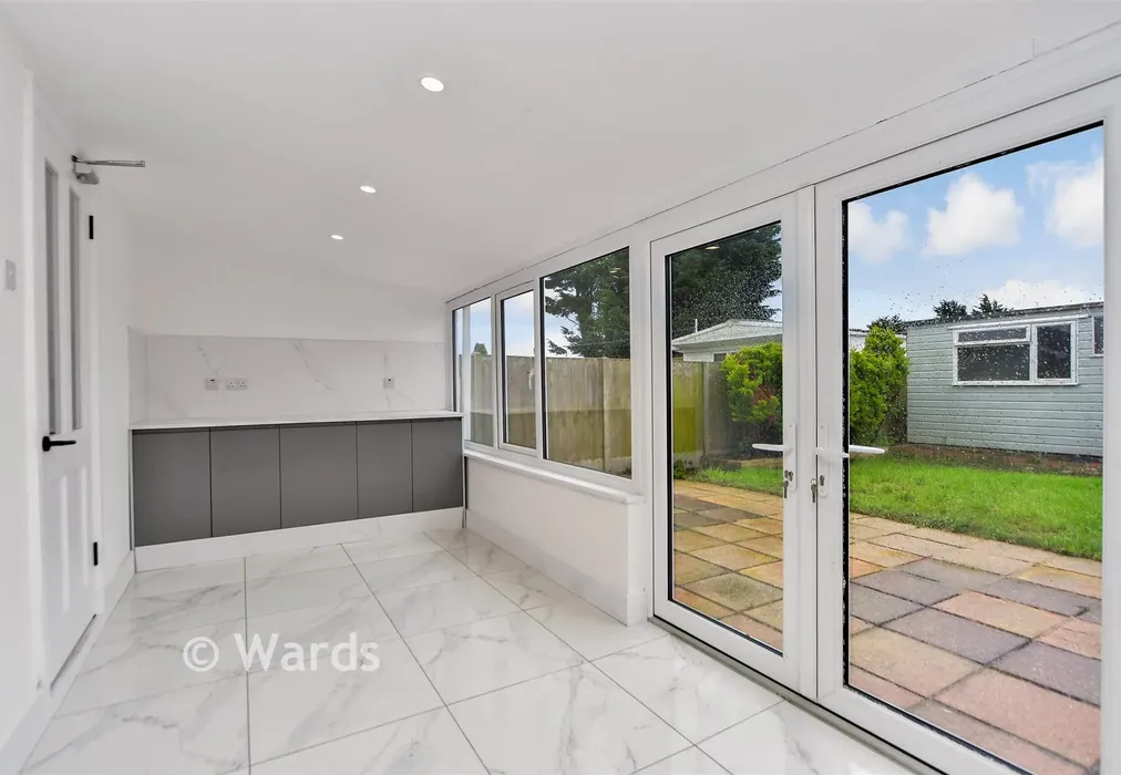 Garden Room - Danes Drive, Bayview, Kent - Wards of Kent
