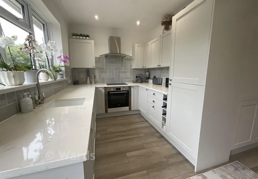 Kitchen - Cooper Road, Snodland, Kent - Wards of Kent