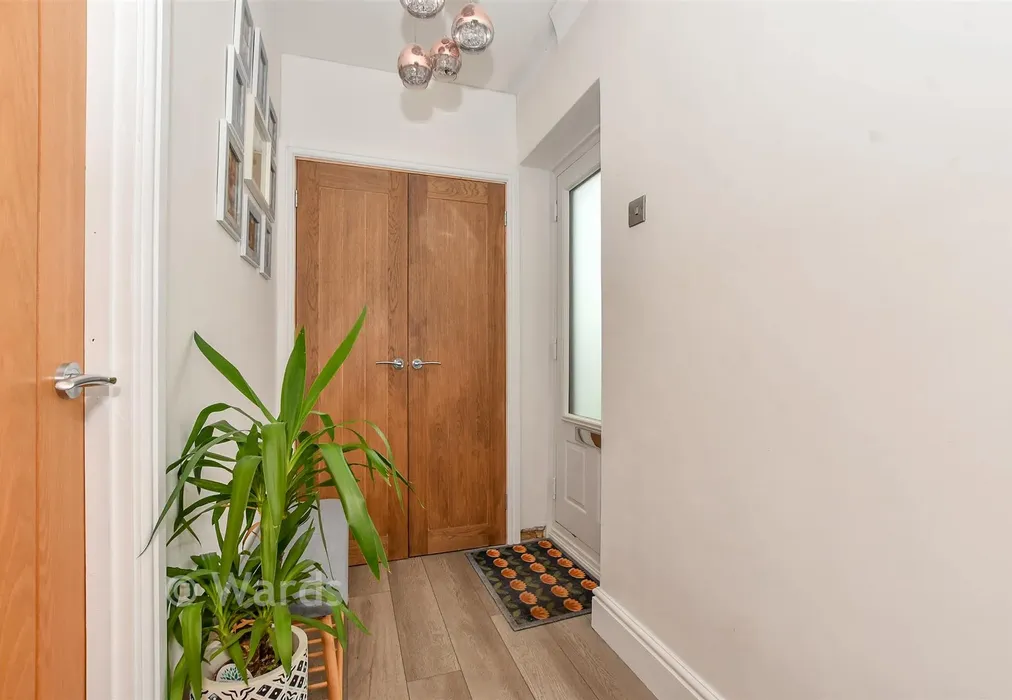 Entrance Hall - Cooper Road, Snodland, Kent - Wards of Kent