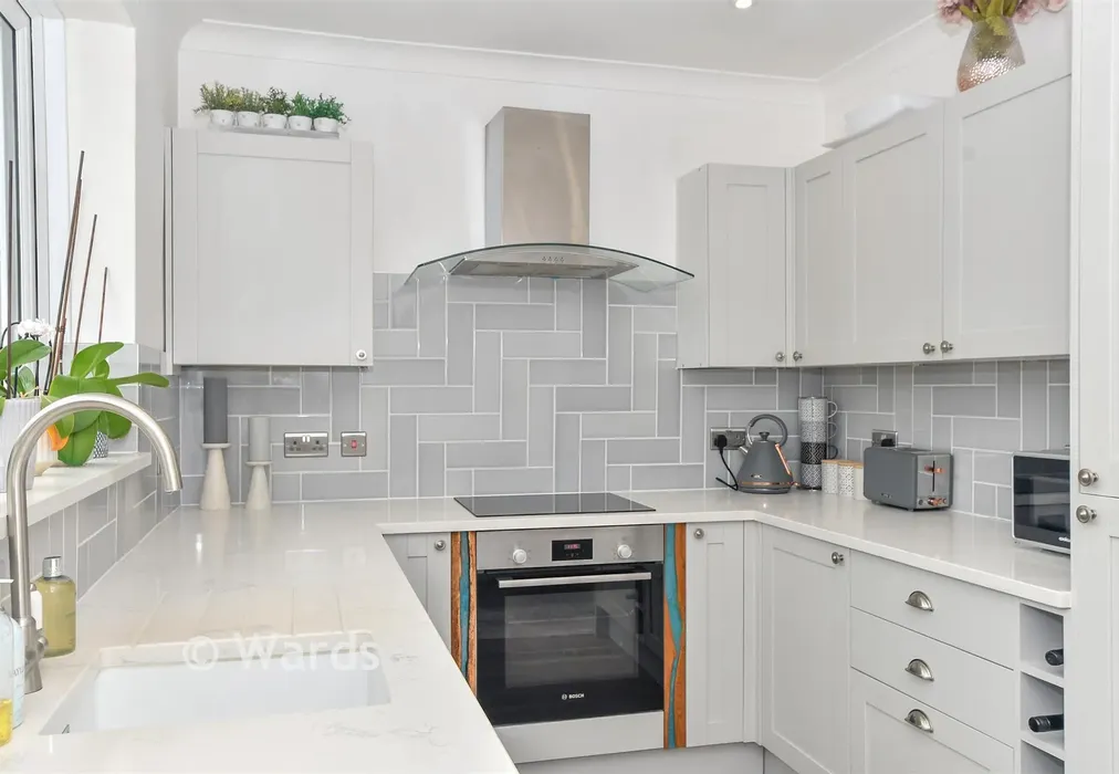 Kitchen - Cooper Road, Snodland, Kent - Wards of Kent