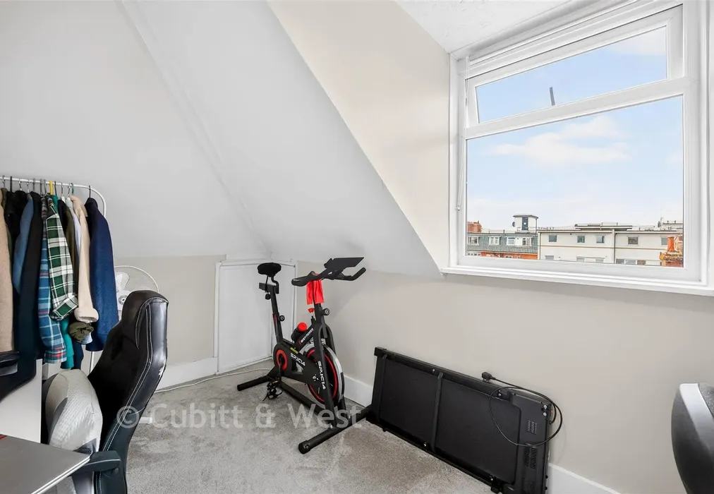 Bedroom 2 - Auckland Road East, Southsea, Hampshire - Wards of Kent